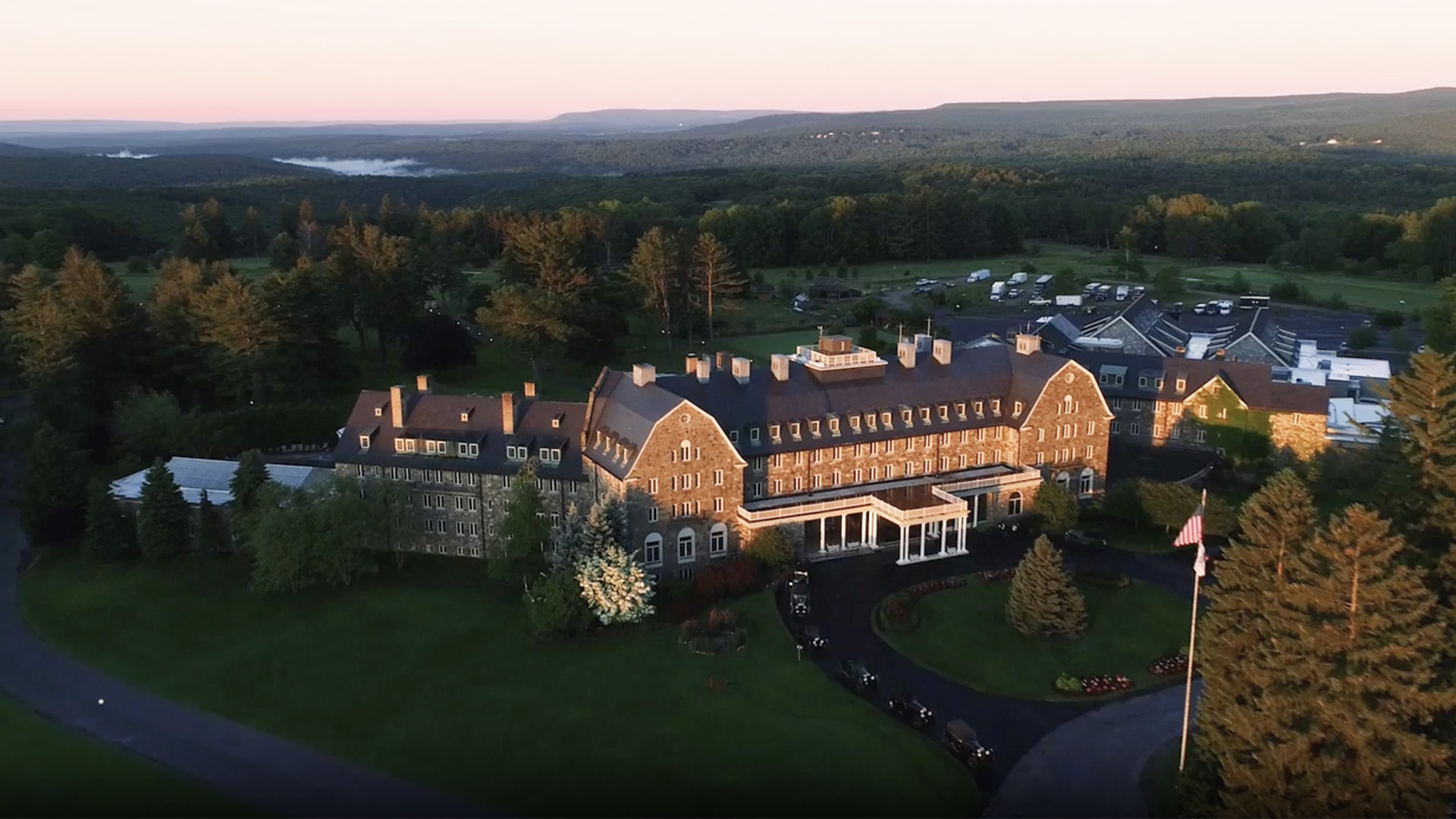 Exterior View of Skytop Lodge